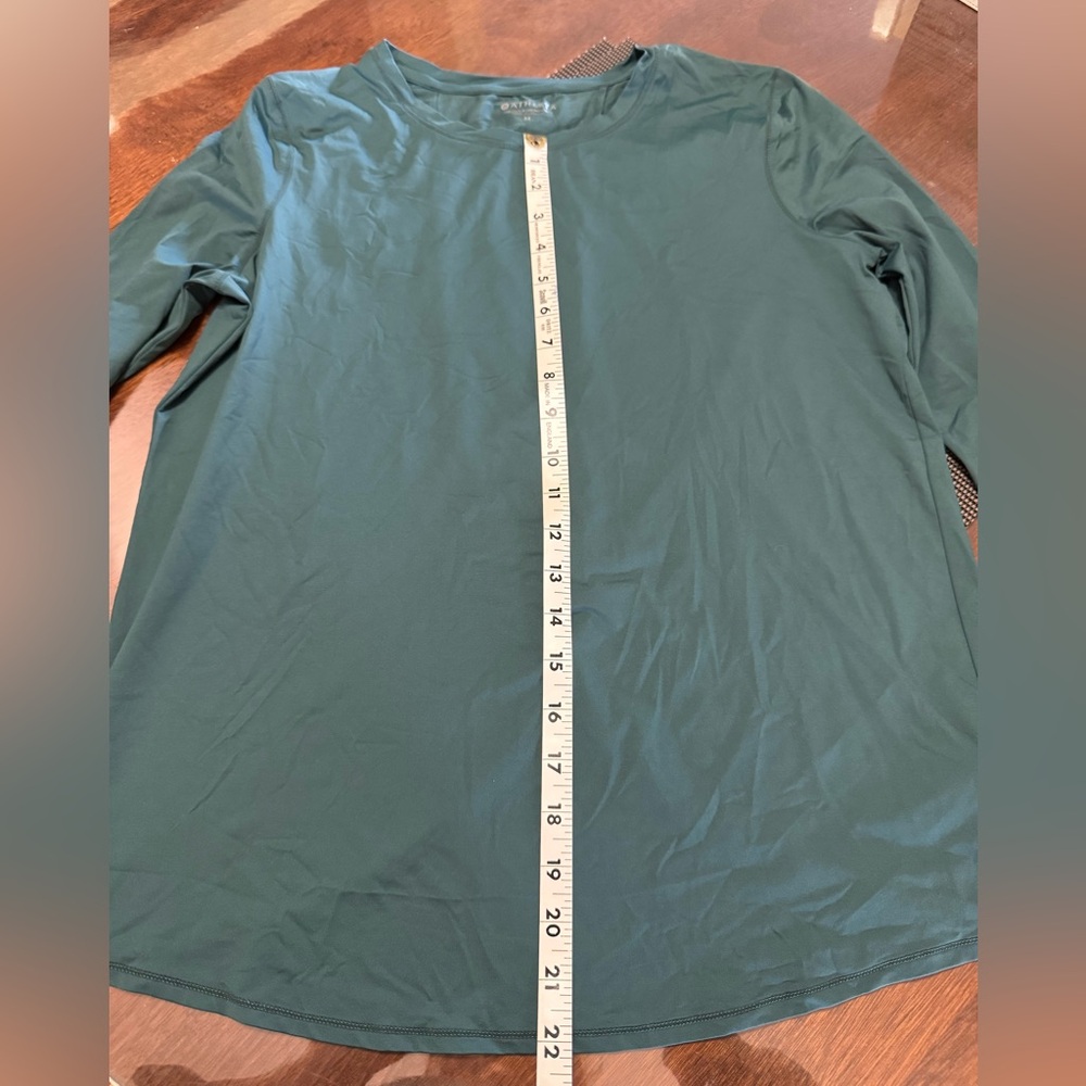 Athleta Long Sleeve Crew Neck Relaxed Fit long-sleeve Shirt - Picture 9 of 9